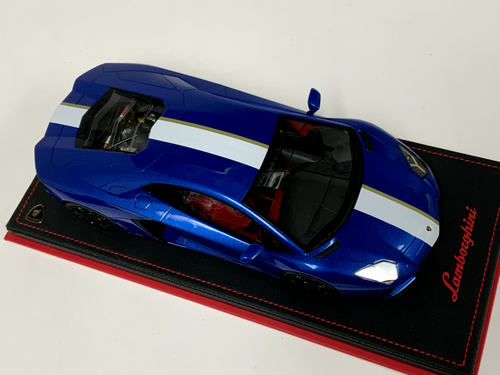 1/18 MR Collection Lamborghini Aventador LP700 Blue Balboni Stripe Leather Base - Picture 2 of 8