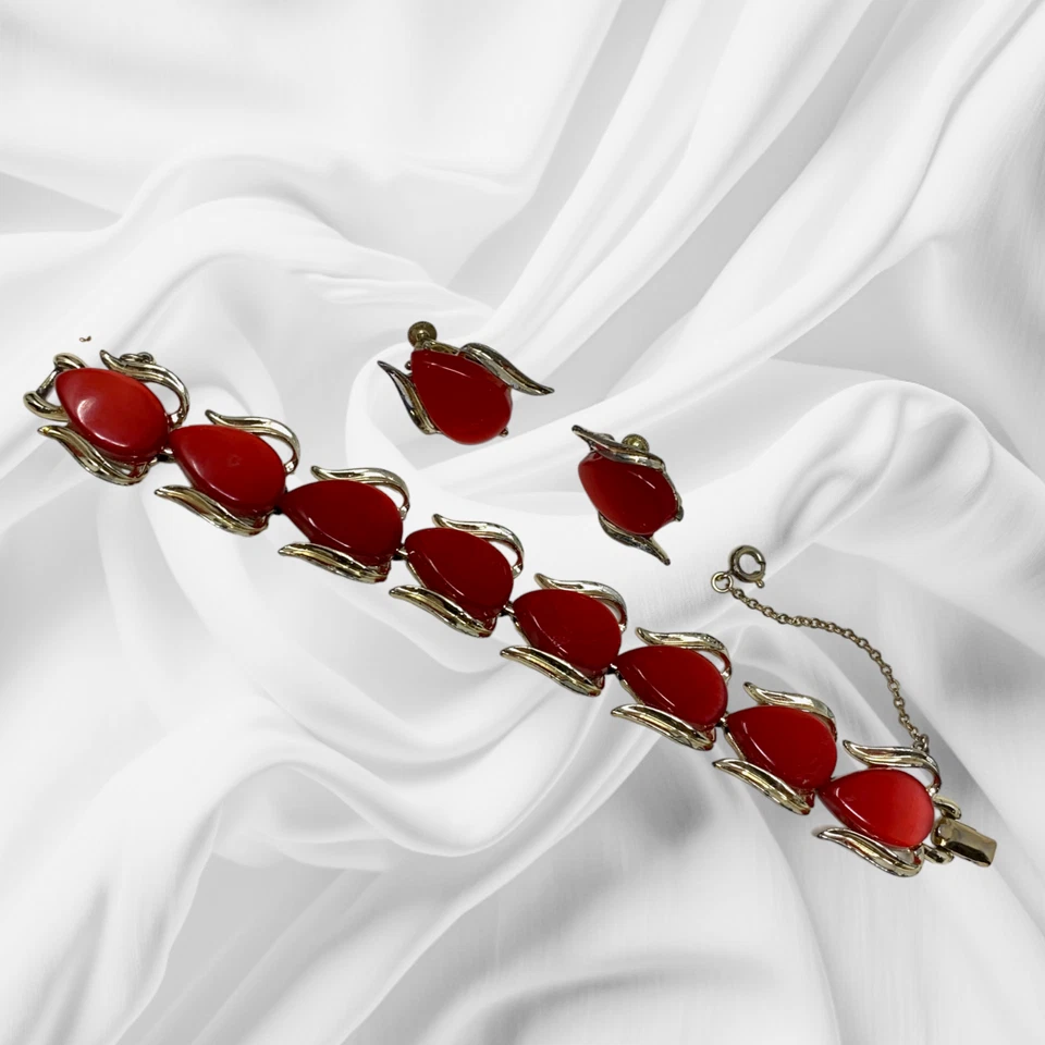 Vintage Coro Earrings & Necklace Set Clip On Red Abstract Acrylic Gold Tone - Image 2 of 4