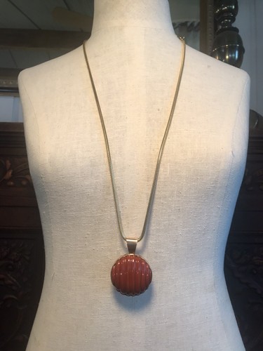 VINTAGE M+J SAVITT LARGE CARNELIAN MEDALLIAN PENDANT - Picture 4 of 4