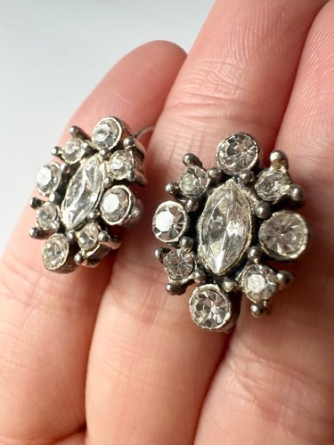Vintage rhinestone floral Earrings - Picture 2 of 4
