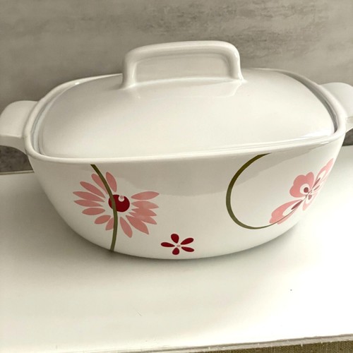 Corelle Coordinates Pretty Pink 2.5 QT Square Covered Casserole Baking Dish - Picture 2 of 9