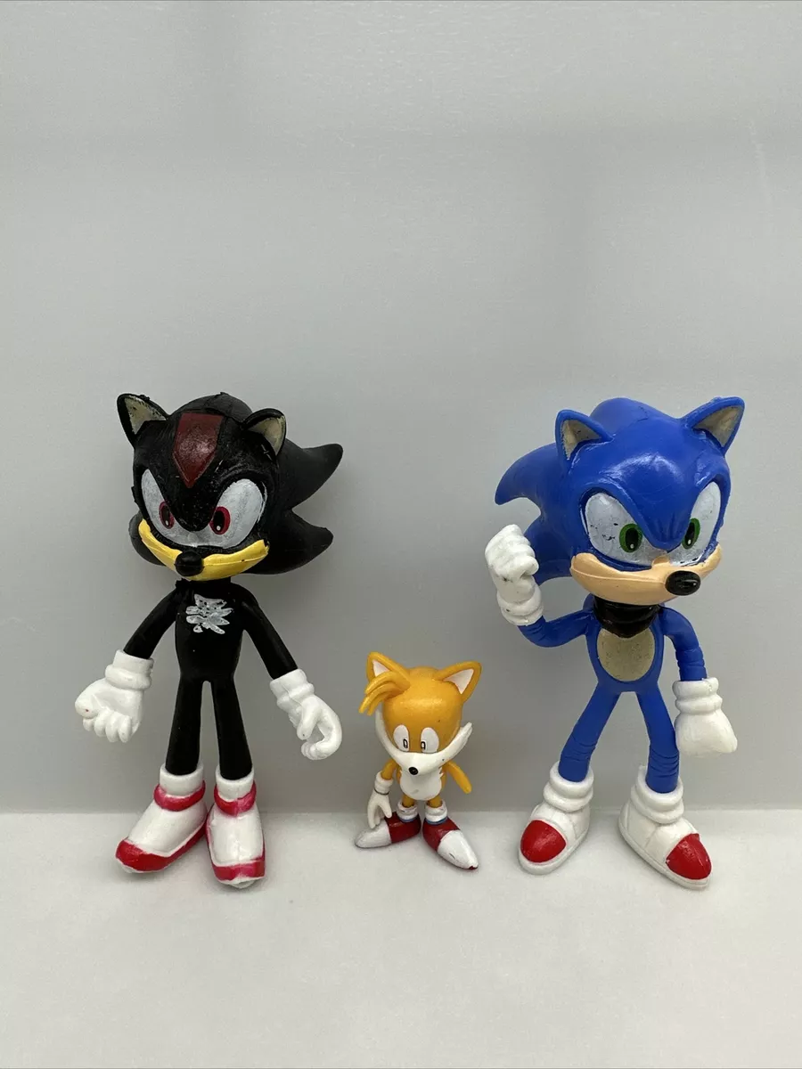 Sonic The Hedgehog Basic Super Sonic Action Figure