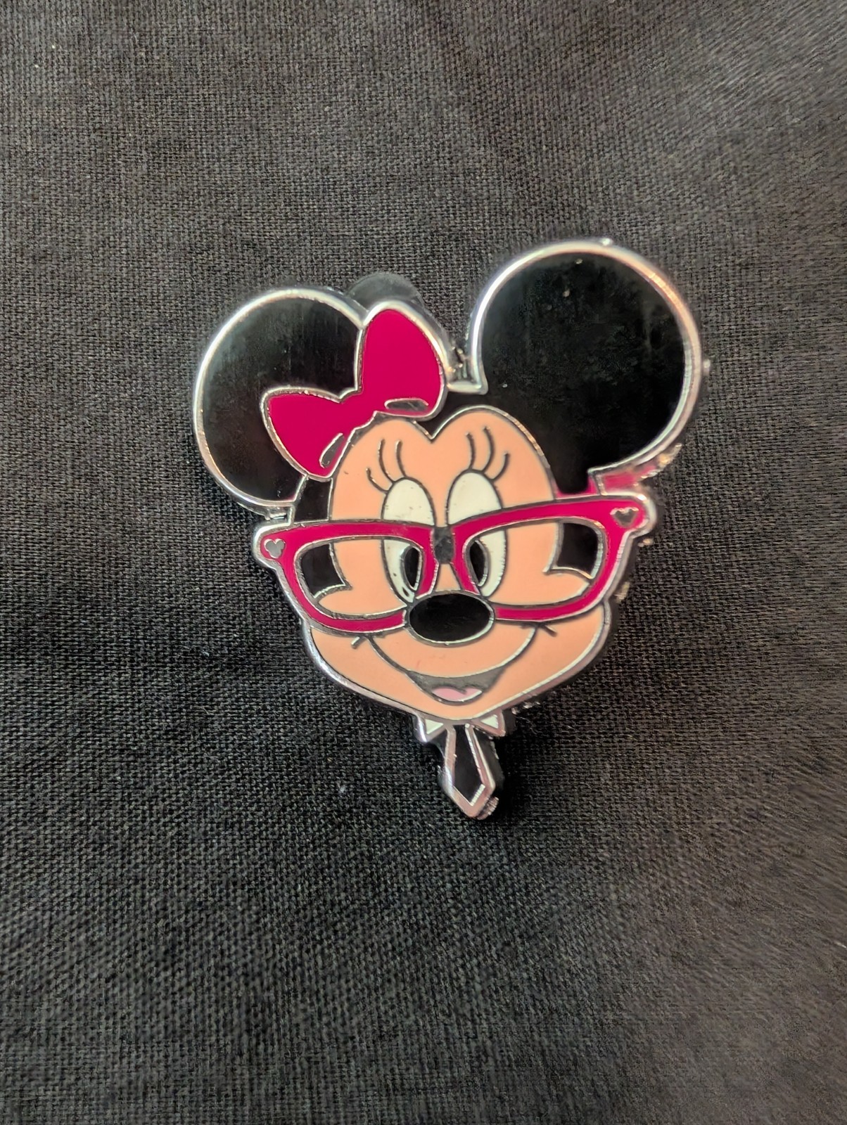 Disney 2012 Nerds Rock Minnie with Glasses Head Pin PP90175