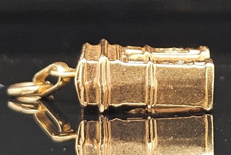 Dije ARC DE TRIOMPHE Oro 18K París Francia Amarillo Vintage Foto 4 de 4