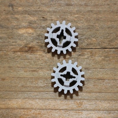 LEGO 94925 Light Gray Technic Gear 16 Tooth - Axle Hole with Closed Sides Qty 2
