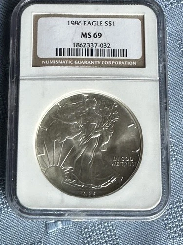 1986 MS69 NGC  American silver eagle .