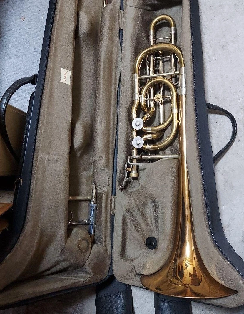 HOLTON BASS TROMBONE TR 181 PROFESSIONAL Bb WITH CASE