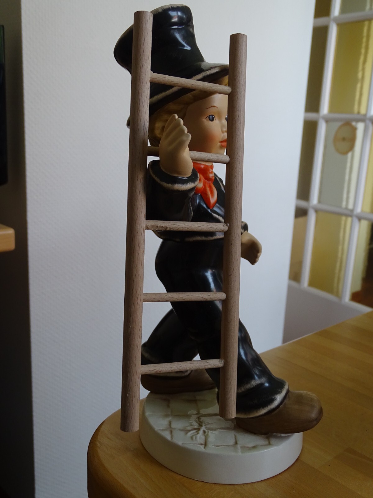 Picture 3 of 10