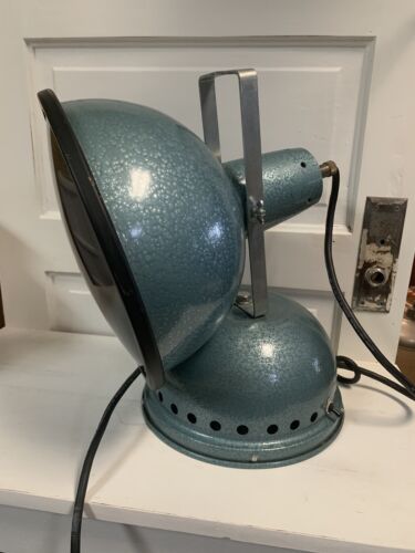 Vintage Stage Light Black light, Altman 702 250W 120V UV Stage Light Dance Floor - Picture 2 of 8
