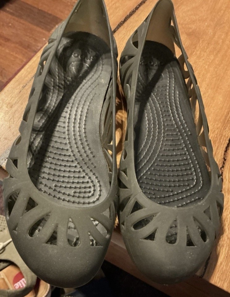 Crocs Black Slip On Shoes - Size W6
