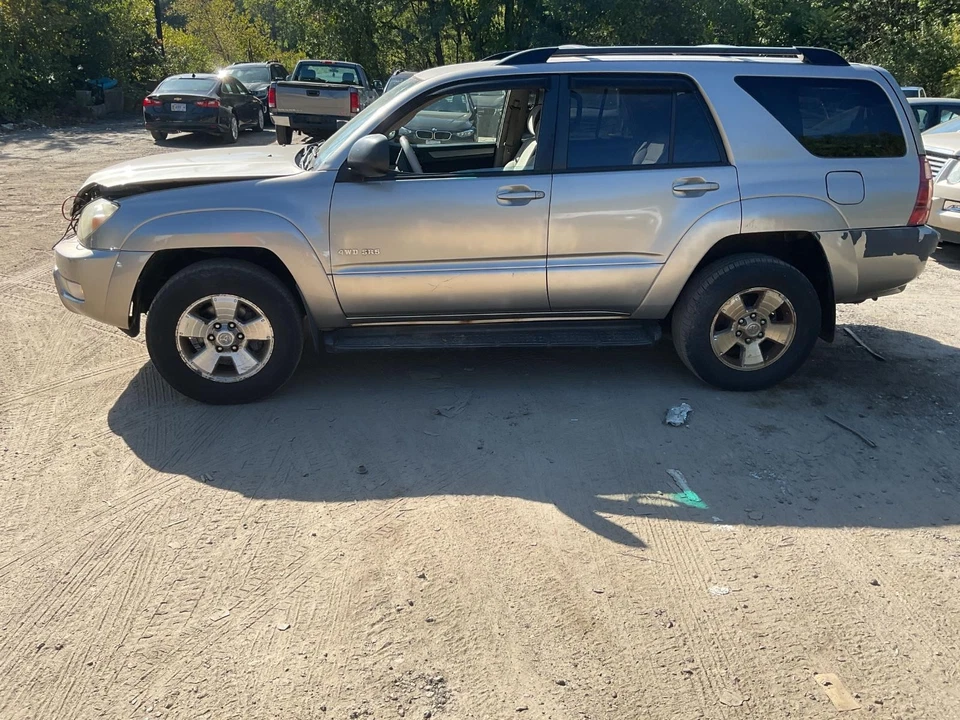 Guardabarros izquierdo TOYOTA 4RUNNER 03 04 05 Foto 4 de 4