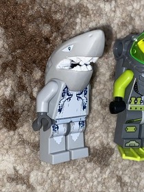 Lego Shark Warrior 8078 8060 8057 Atlantis and Diver 2 + 3 Minifigure Lot