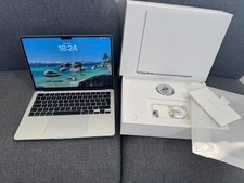Apple MacBook Air 13.6" ( 256 GB SSD, Apple M3, 8 GB ram) 2024 - Silver