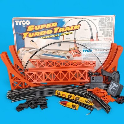 TYCO 7434 Super Turbo Train Daredevil Jump Set HO Scale Mostly Complete 
