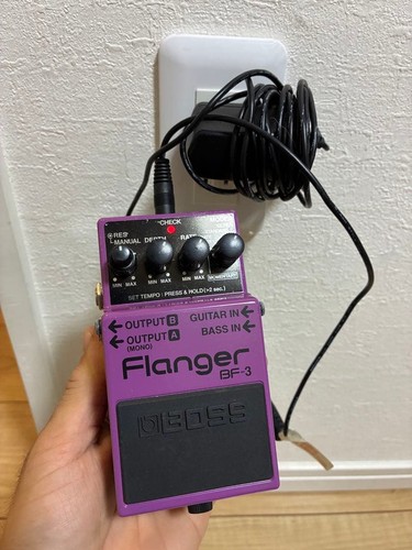BOSS BF-2 flanger effector pose 593012
