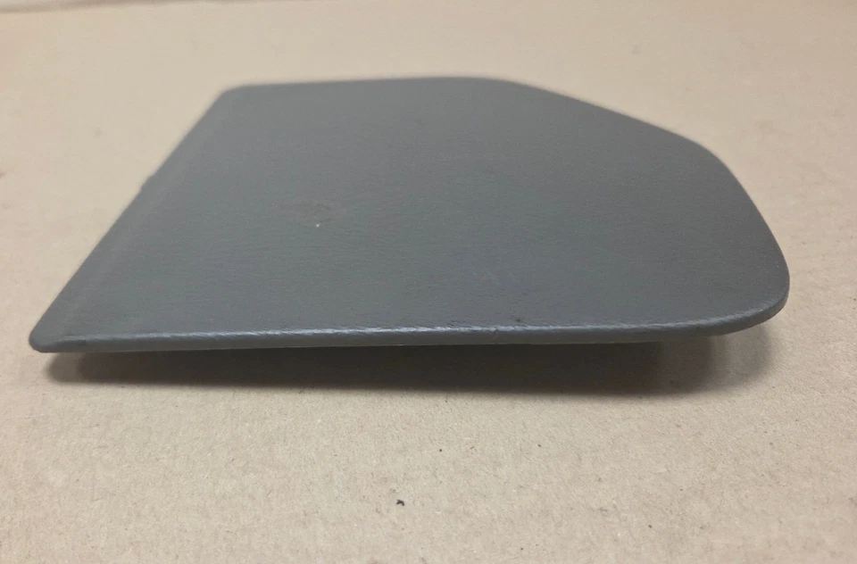 Крышка торца приборной панели правая сторона 2002 - 2005 Chevrolet Trailblazer, 15157577 - Изображение 3 из 4