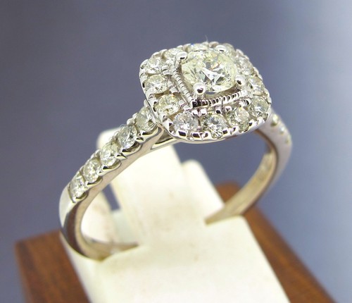 .78 ctw Diamonds Round Cut 14k White Gold Halo Style Engagement Ring Size 7 - Picture 2 of 5