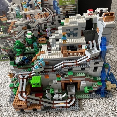 LEGO Minecraft: The Mountain Cave (21137) 100% Complete W/ Box