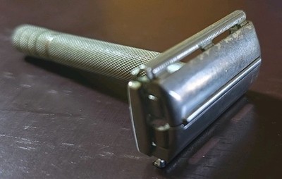 Vintage Gillette Super Speed Safety Razor Y3 Y-3 Twist To Open Double Edge (E2)