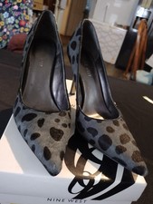 Women's Dress Shoes Size 7M Nine West Grey Black Print Pointed Toe