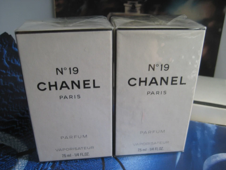 🎁De colección de los años 70 **PERFUME 0,25 oz 7,5 ml Chanel Nº 19 spray extracto perfume puro Foto 4 de 4