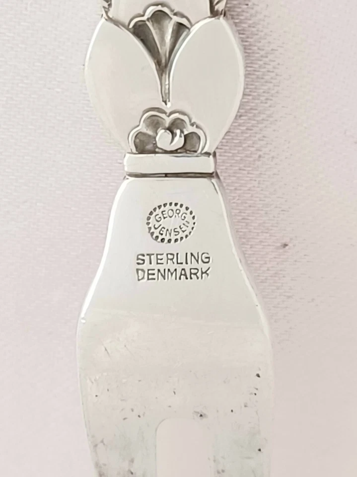 Horquilla de encurtido Cactus de Georg Jensen con diente biselado - 6 1/8" Foto 4 de 4