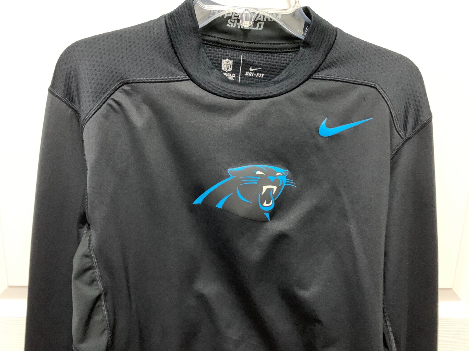 Nike Hyperwarm Shield Dri-Fit shirt L black Compression NFL Carolina  Panthers EC
