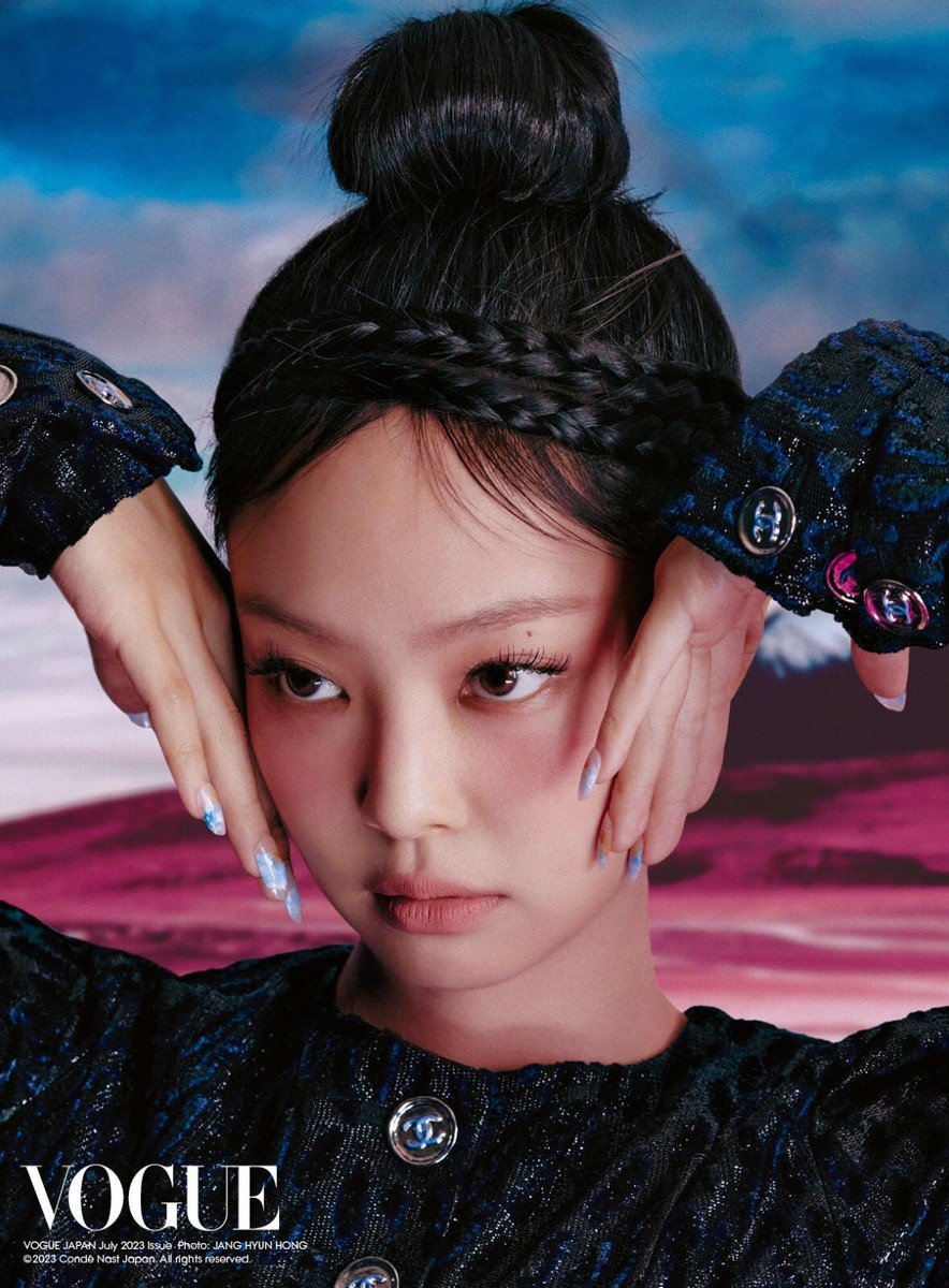 BLACKPINK JENNIE VOGUE JAPAN July 2023 Japanese Magazine Book K