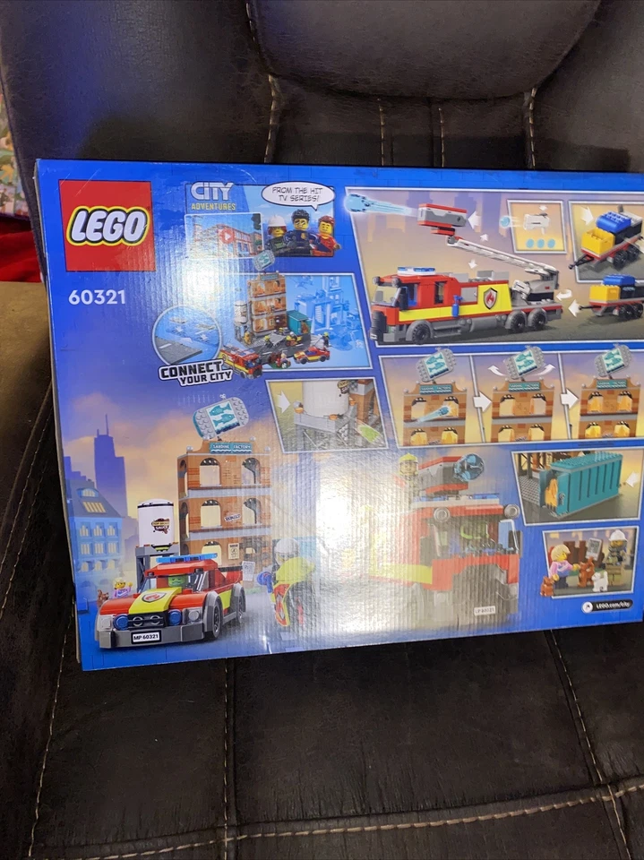 NUEVO* Lego City Fire Brigade Truck Station #60321 *RETIRADO* Foto 2 de 2