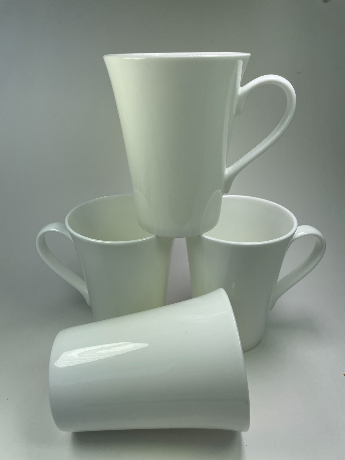 Mikasa Delray Coffee Mugs  White Bone China 12 oz Set of 4 Tea Cups B23