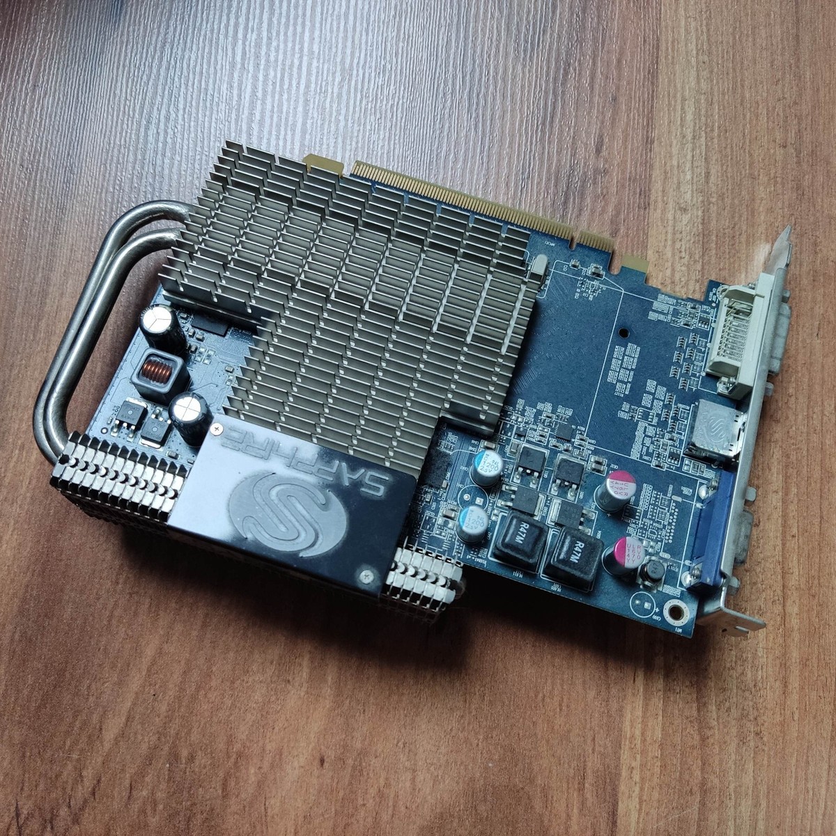 ASUS Radeon HD 4670 Graphics Card EAH4670/DI/512M/A
