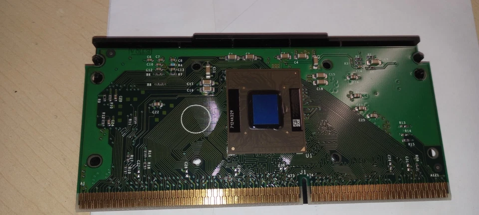 Intel Pentium II1 800 80256PY800256 CPU MODULE SL4BY S1 800/256/100/1.7V - Image 3 of 4