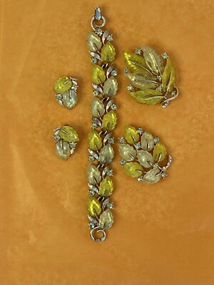 LISNER 5 PC Demi Parure Set Signed Two Tone Yellow Leaves Thermoset Vintage MINT
