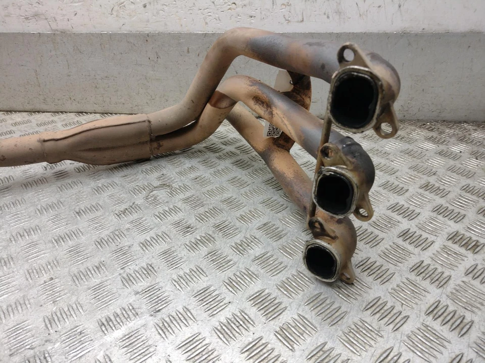 Triumph Sprint ST 955I RS 2001 tubos de escape Foto 2 de 4