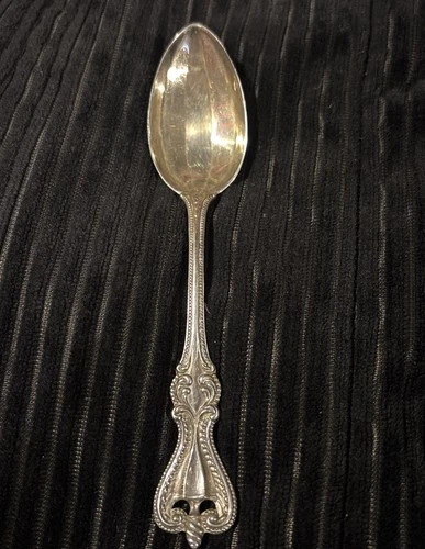 Towle old colonial sterling silver teaspoon 925 1895 none monogram