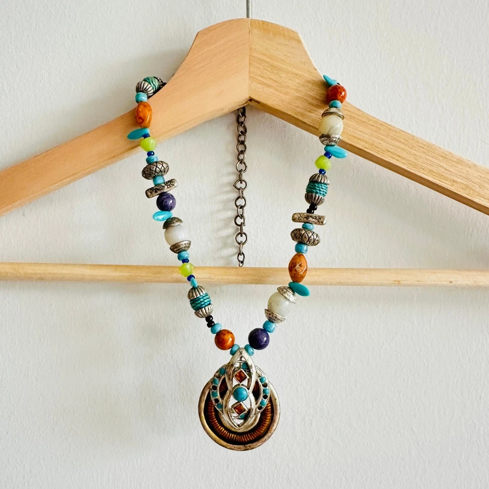 Collar llamativo ajustable con cuentas multicolor vintage de Chico's Foto 2 de 4