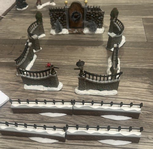 Dept. 56 4 Churchyard Fence Extensions, Lemax Stone Fencing & Picket Fencing - Picture 3 of 6