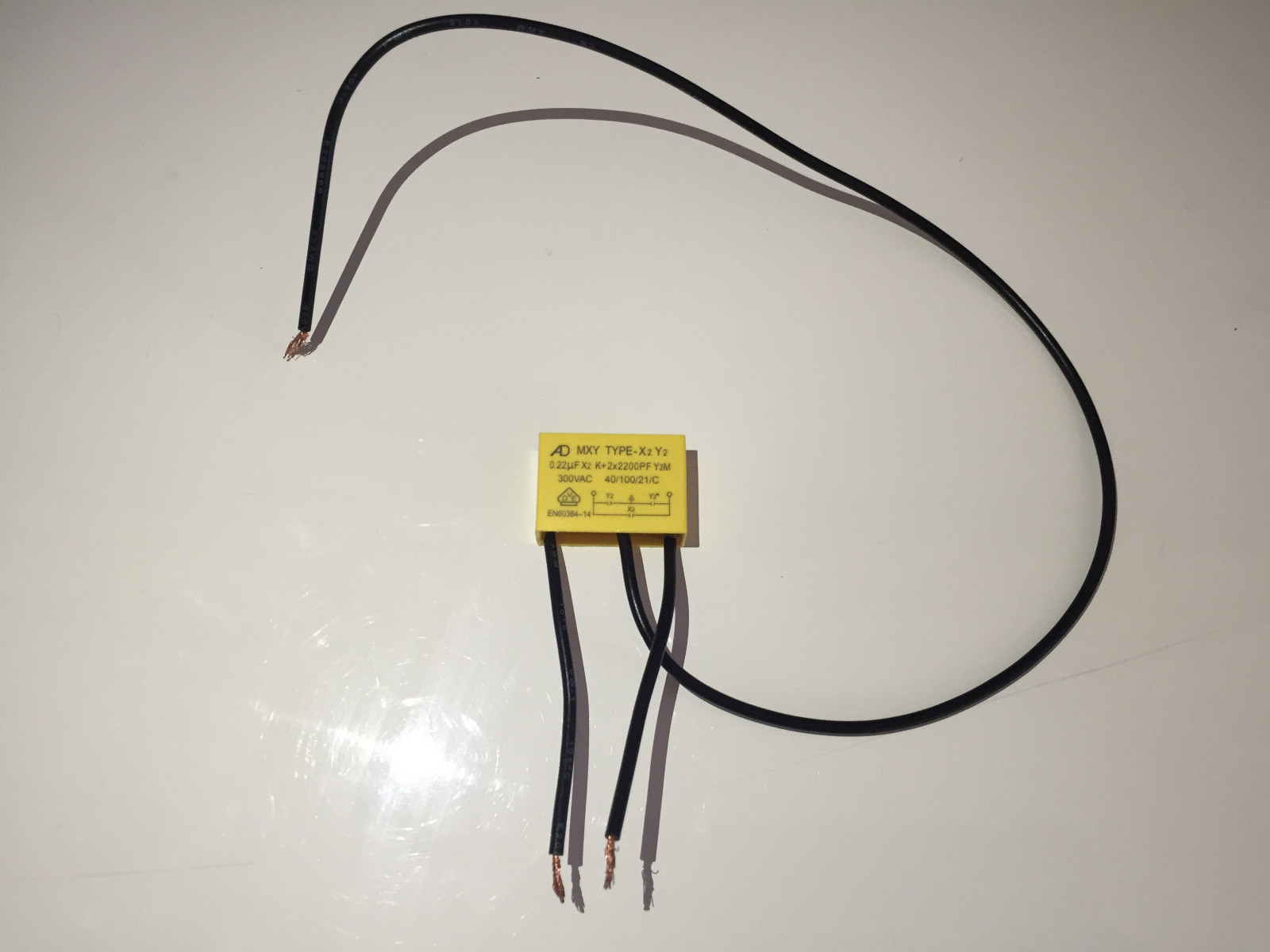 AD MXY TYPE-X2Y2 0.22UF X2 K+2X2200PF Y2M 300VAC CONDENSATEUR 3 FILS A ...
