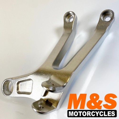 Honda Pillion Footpeg / Exhaust Bracket RH for VTR1000SP 0006 OEM