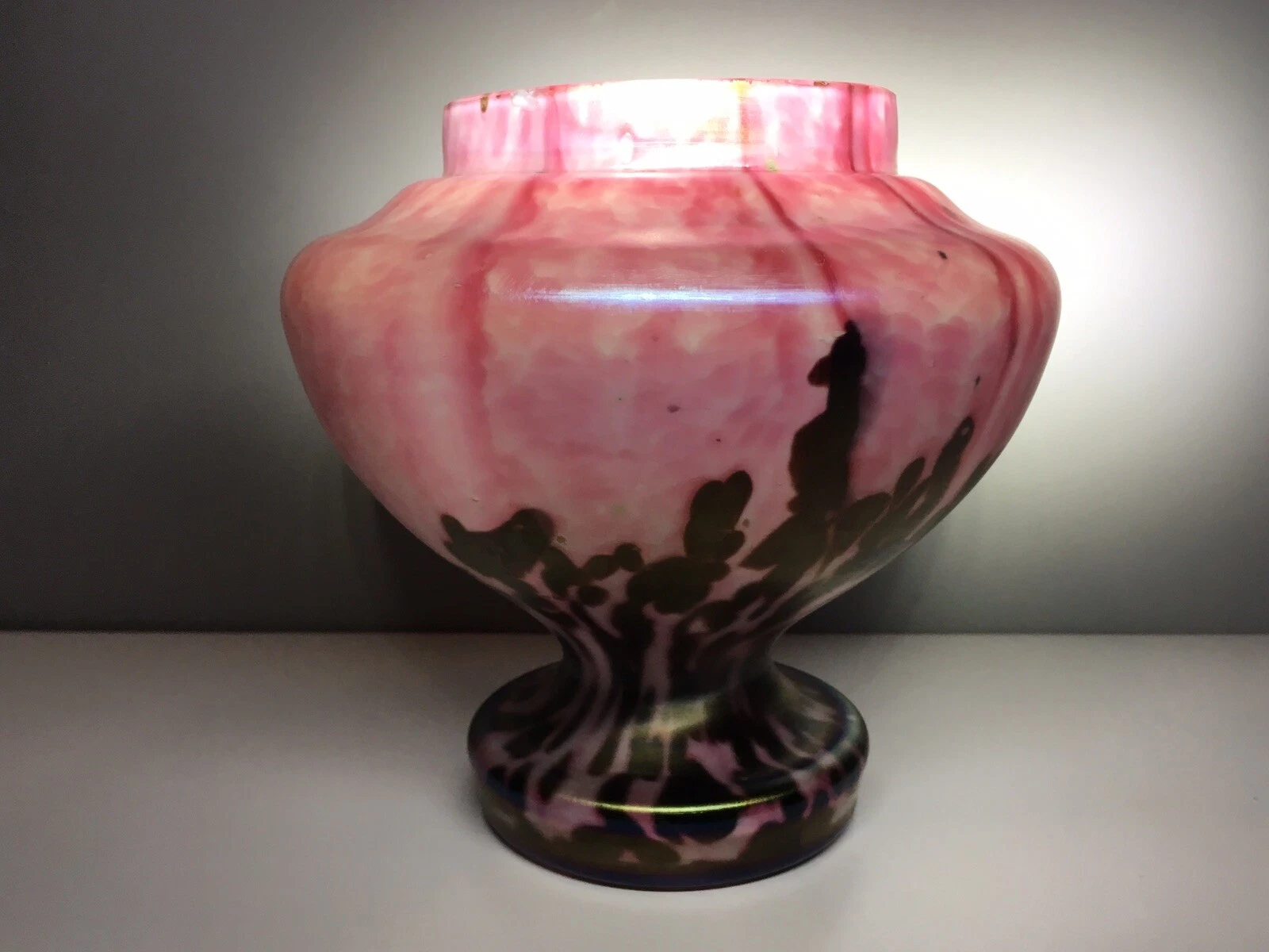 Glass Cameo Vase Art Pink