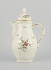 Rosenthal, Deutschland. "Sanssouci", cremefarbene Kaffeekanne mit Blumen verz...