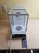 Mettler Toledo AE 10S  Analytical Balance, 0.1 mg to 100g