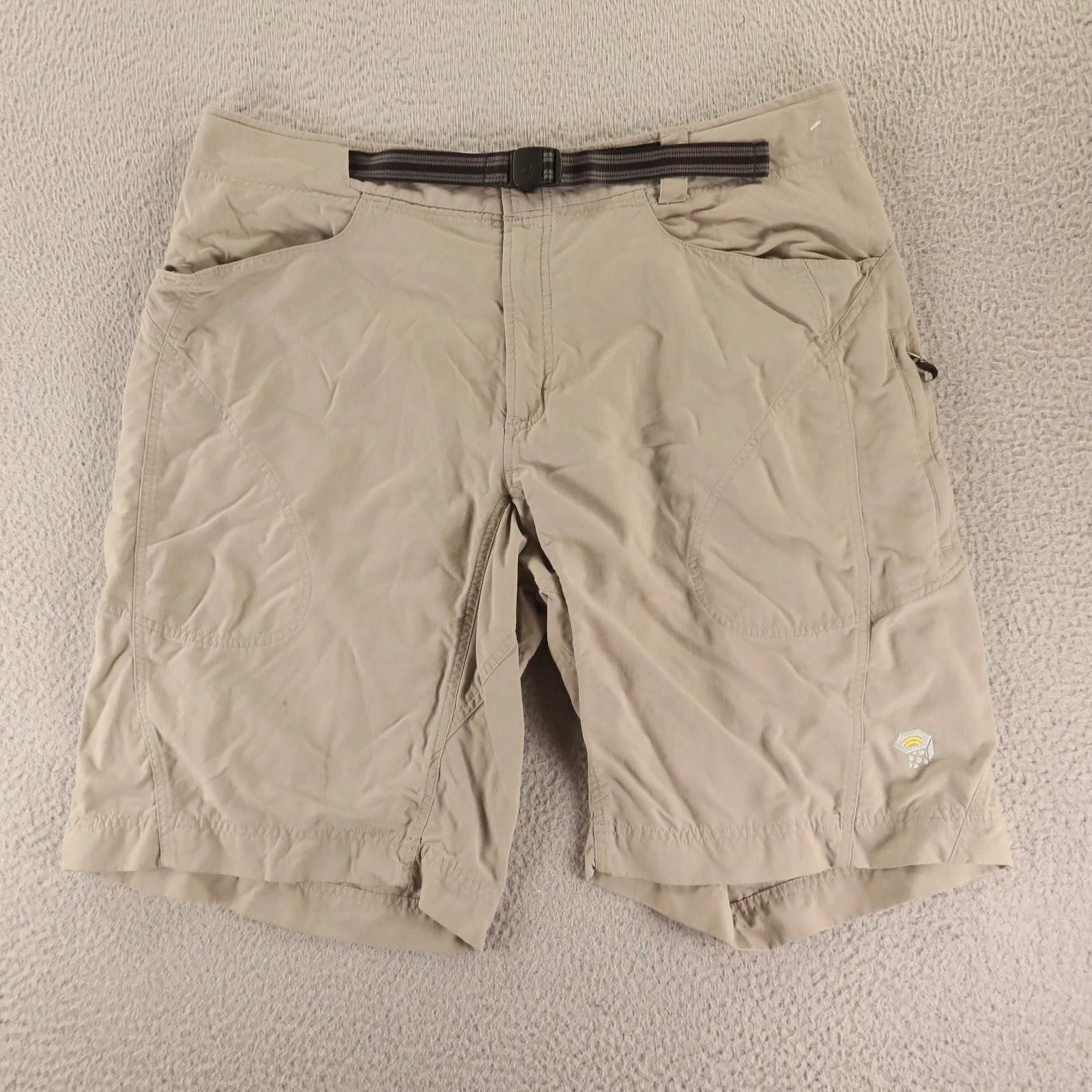 Mountain Hardwear Shorts Mens XL Beige Nylon Cargo Shorts Zip Pocket