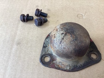 IH/ FARMALL C /SC /A /SA  /B  FRONT WHEEL HUB CAP W/ 3 RED DOT BOLTS