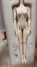 Articulated joints, doll body, natural skin tone. QYHDMN