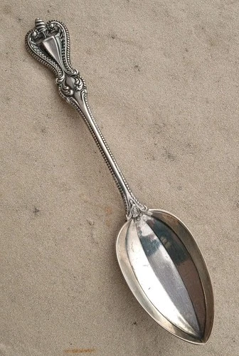 Towle Sterling Silver Old Colonial  Teaspoon No Monogram 31 Grams