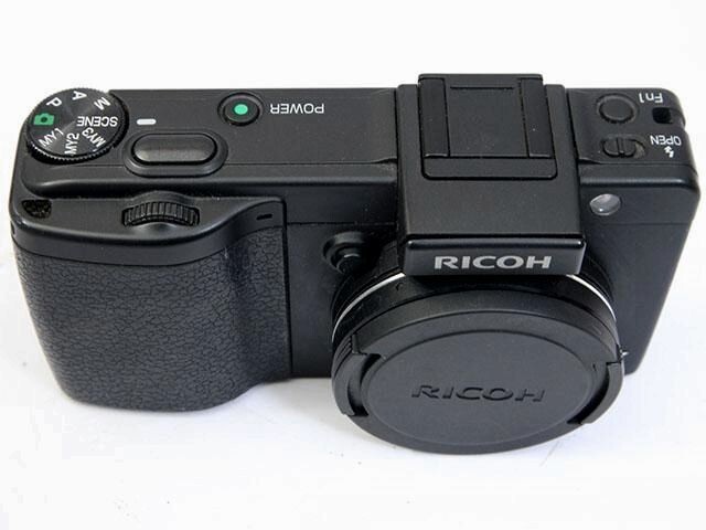 Ricoh GX200 12.1MP Compact Digital Camera with Standard Zoom Ricoh GX200 12.1MP Compact Digital Camera with Standard Zoom