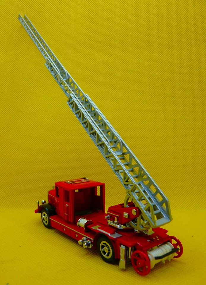 1932 Mercedes Benz ladder truck YFE05 limited 1993 Matchbox Collectibles. - Image 4 of 4