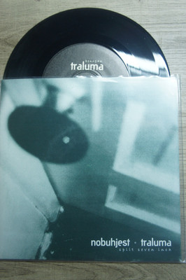 Traluma / Nobuhjest Split 7'' -Punk - Emo - CAP N JAZZ -Gauge -Haymarket Riot