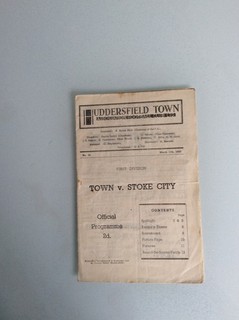 HUDDERSFIELD TOWN V STOKE CITY 11.03.1950 FOOTBALL LEAGUE GAME